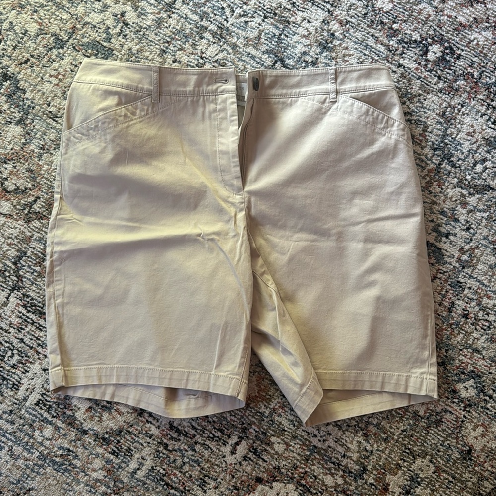 New with tags, never worn Talbots “Simply Flattering” 7 inch inseam shorts